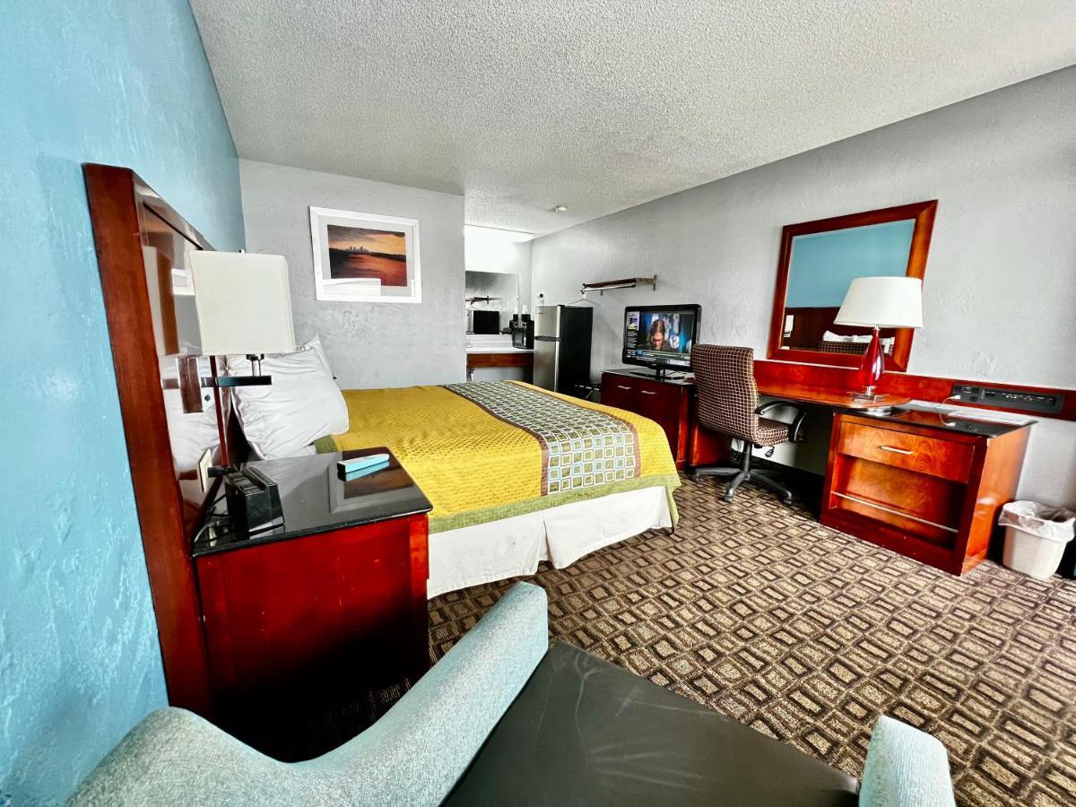 Lakes Inn Warsaw Екстериор снимка