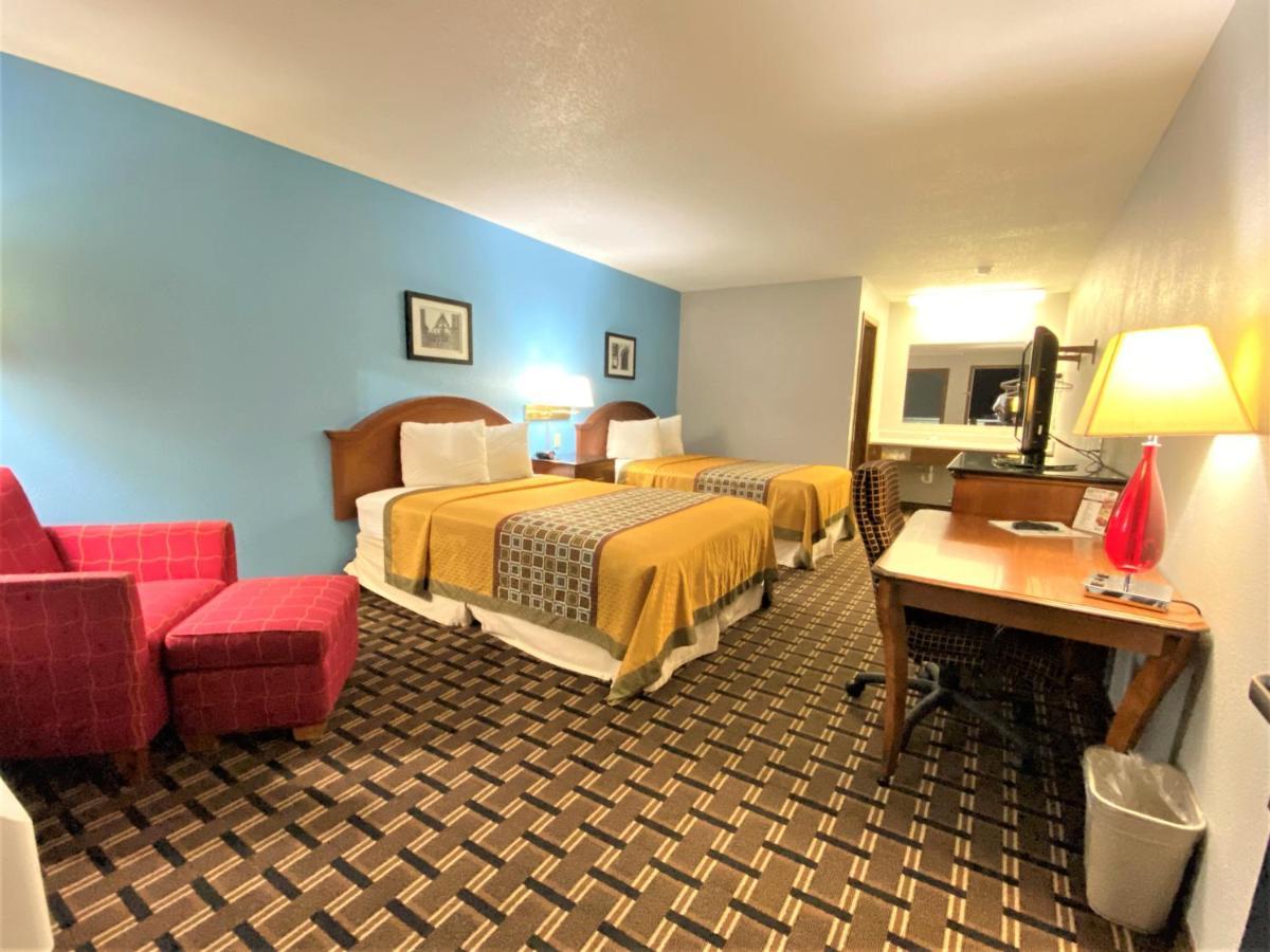 Lakes Inn Warsaw Екстериор снимка
