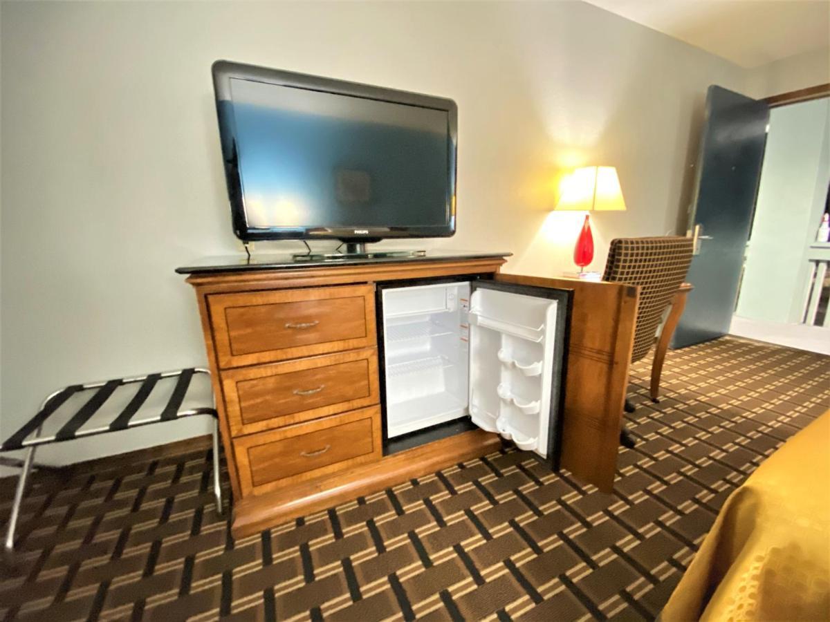 Lakes Inn Warsaw Екстериор снимка
