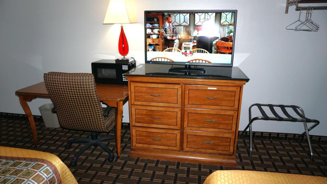 Lakes Inn Warsaw Екстериор снимка