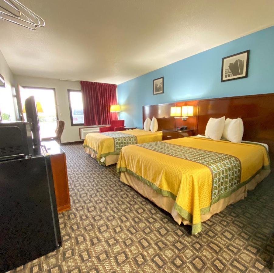 Lakes Inn Warsaw Екстериор снимка