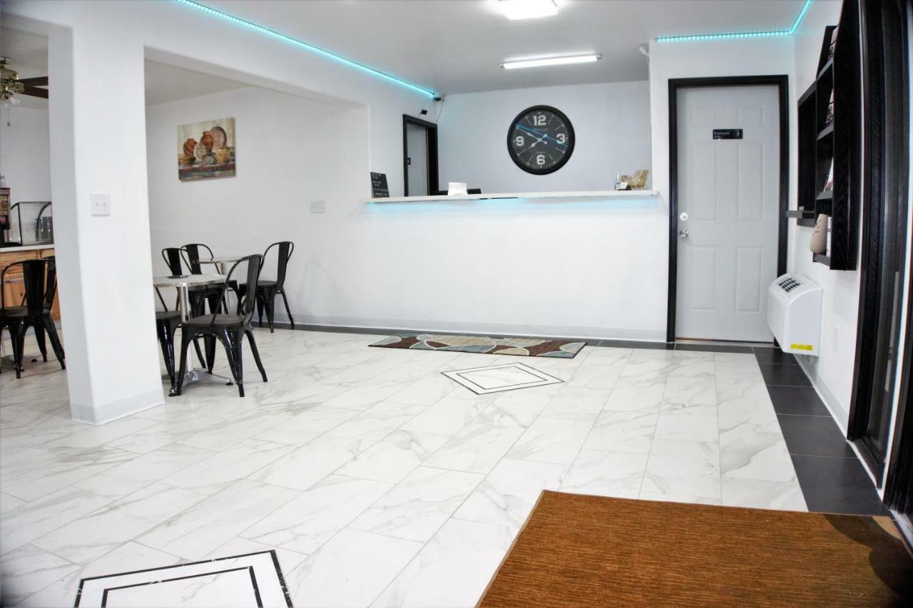 Lakes Inn Warsaw Екстериор снимка