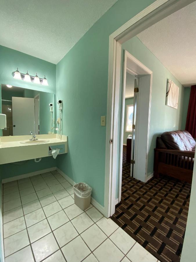Lakes Inn Warsaw Екстериор снимка