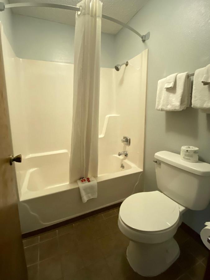 Lakes Inn Warsaw Екстериор снимка