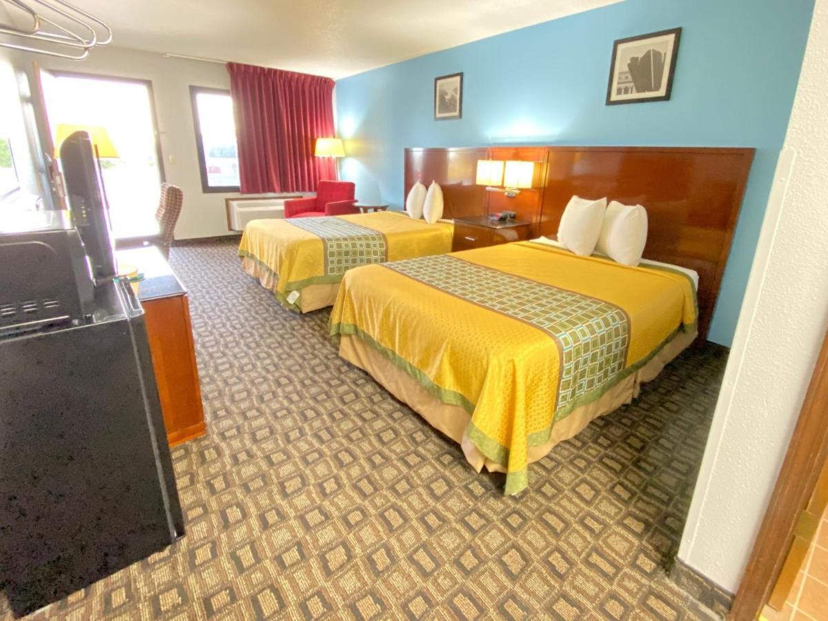 Lakes Inn Warsaw Екстериор снимка