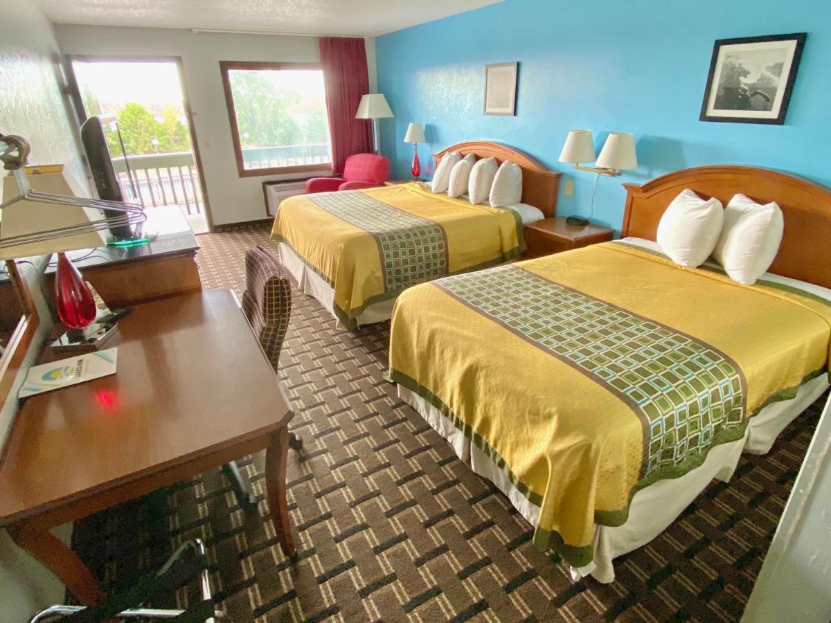 Lakes Inn Warsaw Екстериор снимка