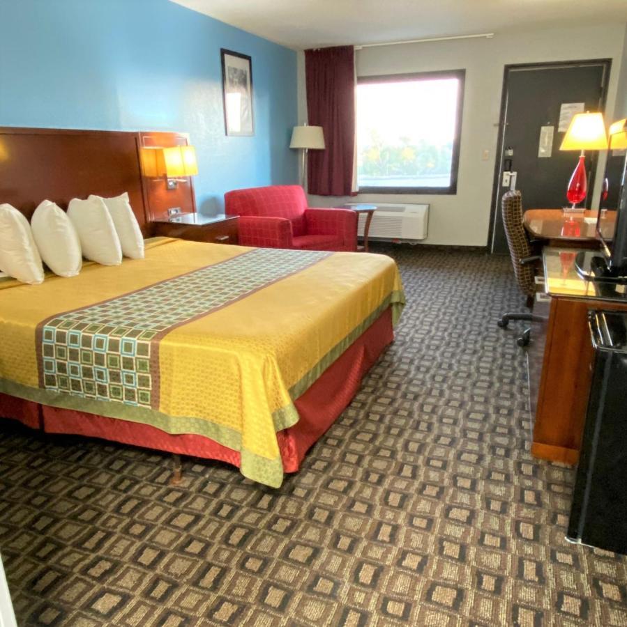 Lakes Inn Warsaw Екстериор снимка