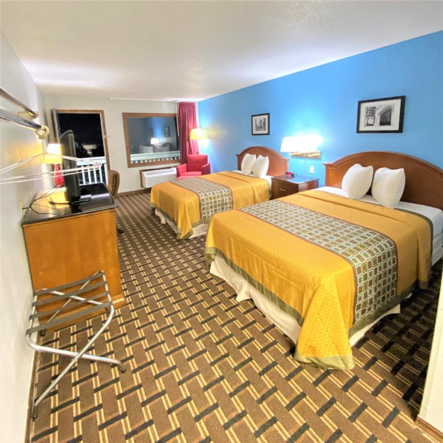 Lakes Inn Warsaw Екстериор снимка